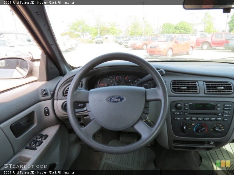 Medium/Dark Flint Interior Dashboard for the 2005 Ford Taurus SE #80185942