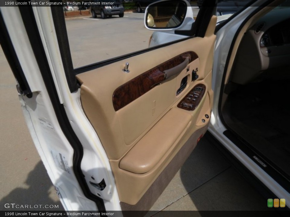 Medium Parchment Interior Door Panel for the 1998 Lincoln Town Car Signature #80187859