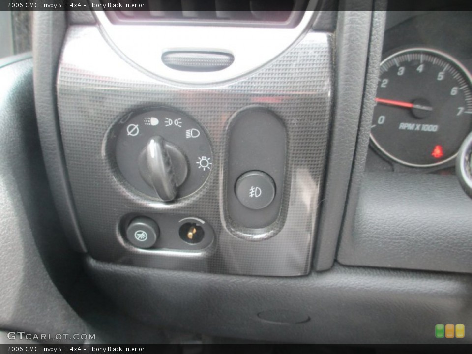 Ebony Black Interior Controls for the 2006 GMC Envoy SLE 4x4 #80191177