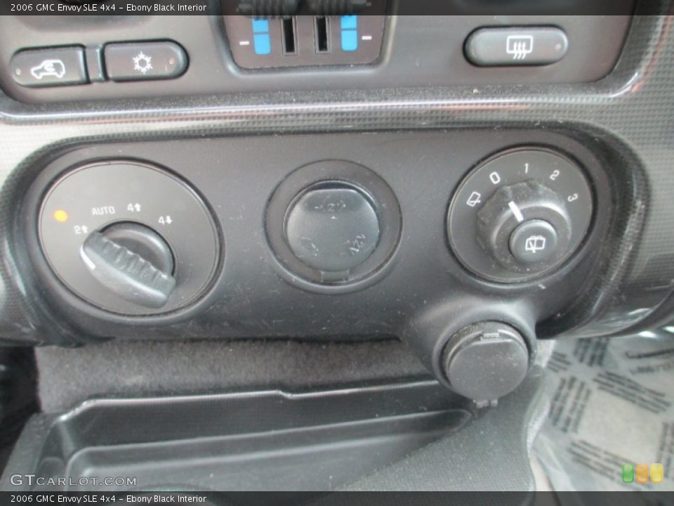 Ebony Black Interior Controls for the 2006 GMC Envoy SLE 4x4 #80191240