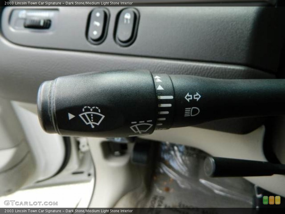 Dark Stone/Medium Light Stone Interior Controls for the 2003 Lincoln Town Car Signature #80208871