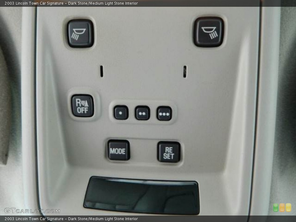 Dark Stone/Medium Light Stone Interior Controls for the 2003 Lincoln Town Car Signature #80208927