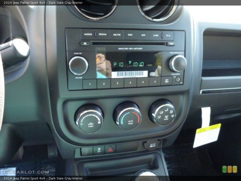 Dark Slate Gray Interior Controls for the 2014 Jeep Patriot Sport 4x4 #80209585