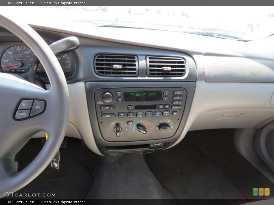 Medium Graphite Interior Controls for the 2002 Ford Taurus SE #80260232