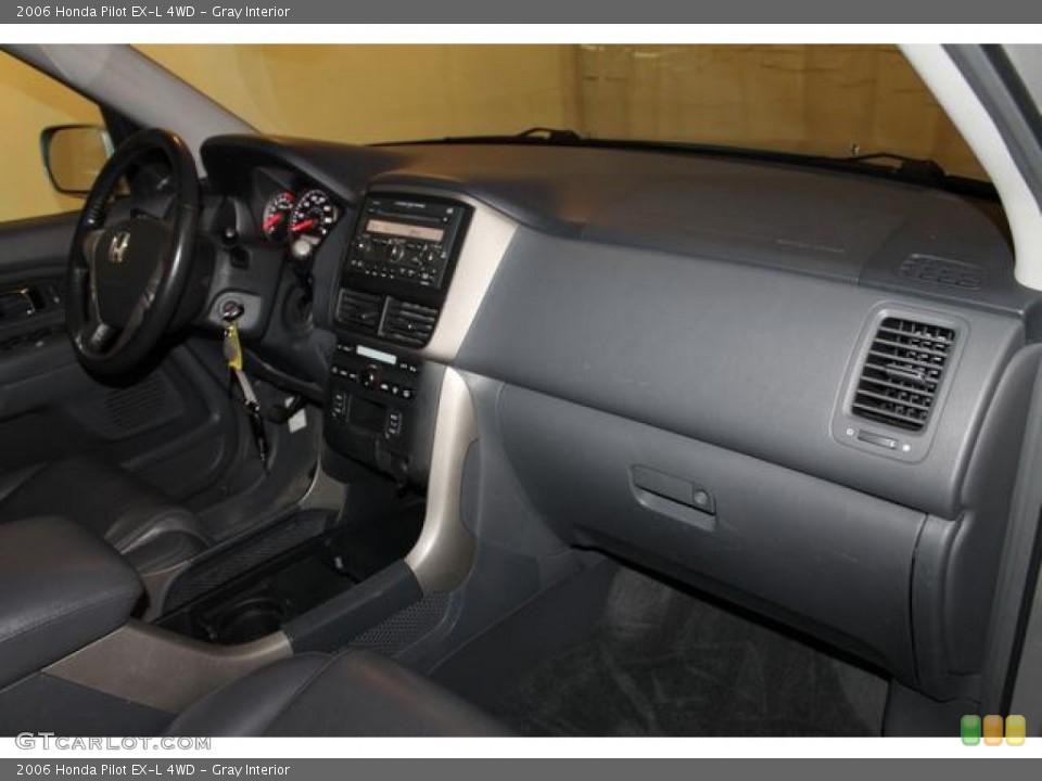 Gray Interior Dashboard for the 2006 Honda Pilot EX-L 4WD #80297705