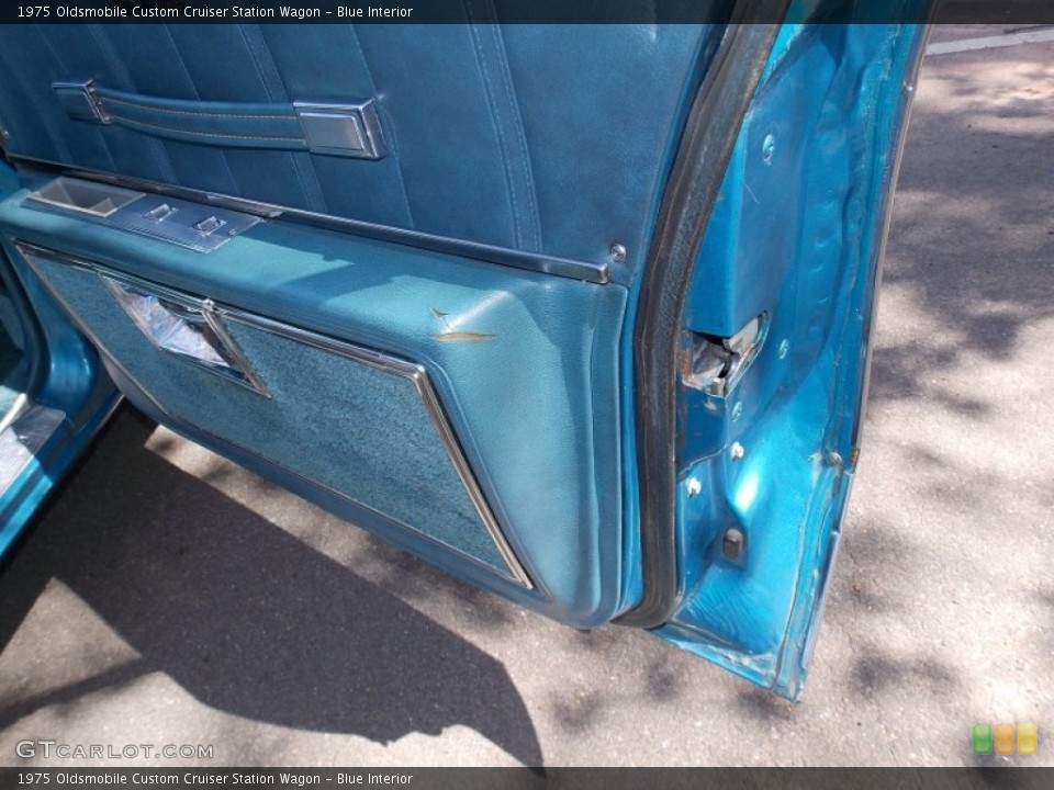 Blue Interior Door Panel for the 1975 Oldsmobile Custom Cruiser Station Wagon #80310353