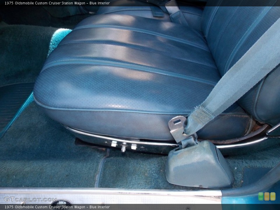Blue Interior Front Seat for the 1975 Oldsmobile Custom Cruiser Station Wagon #80310470