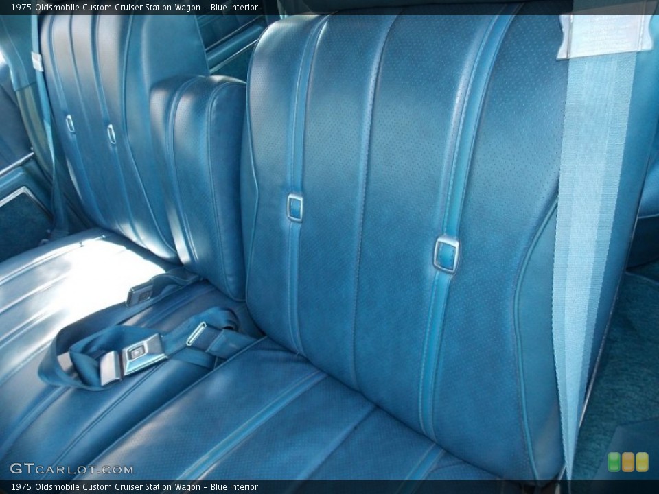 Blue 1975 Oldsmobile Custom Cruiser Interiors