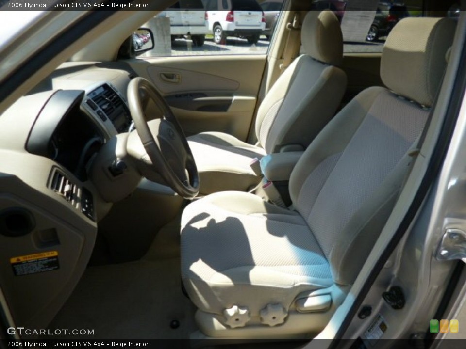 Beige Interior Photo for the 2006 Hyundai Tucson GLS V6 4x4 #80317511