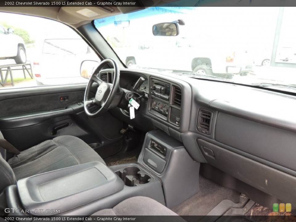 Graphite Gray Interior Photo for the 2002 Chevrolet Silverado 1500 LS Extended Cab #80324279