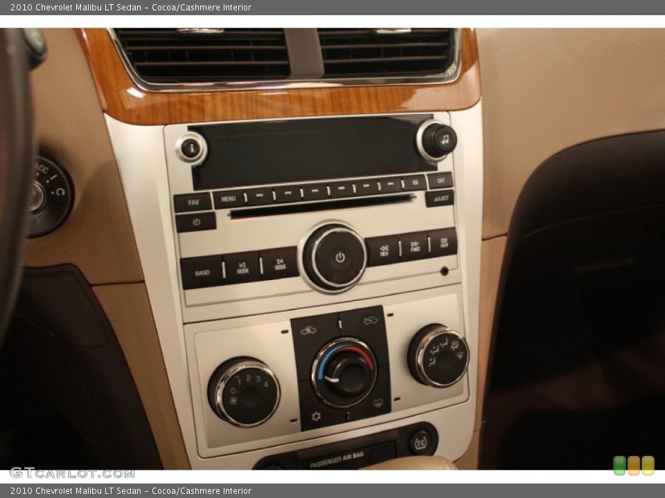 Cocoa/Cashmere Interior Controls for the 2010 Chevrolet Malibu LT Sedan #80327969