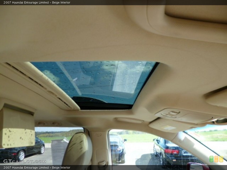 Beige Interior Sunroof for the 2007 Hyundai Entourage Limited #80340051