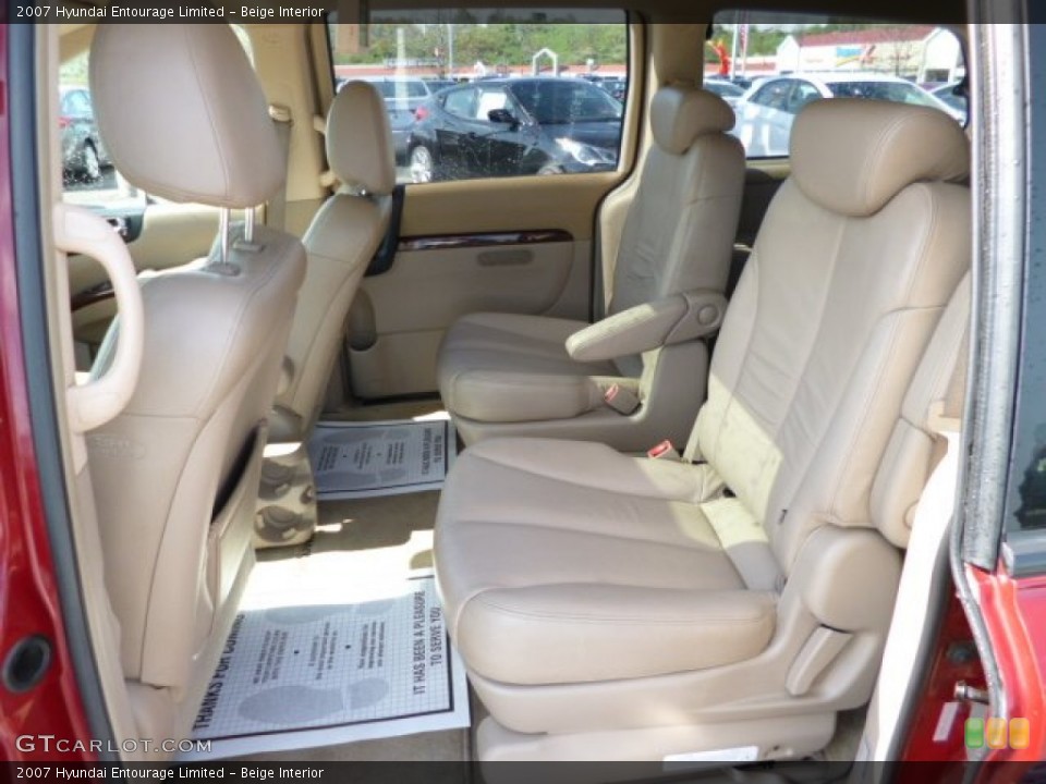 Beige Interior Rear Seat for the 2007 Hyundai Entourage Limited #80340122