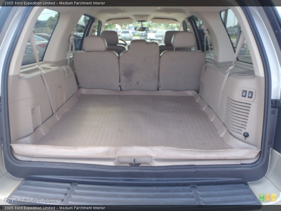 Medium Parchment Interior Trunk for the 2005 Ford Expedition Limited #80358514