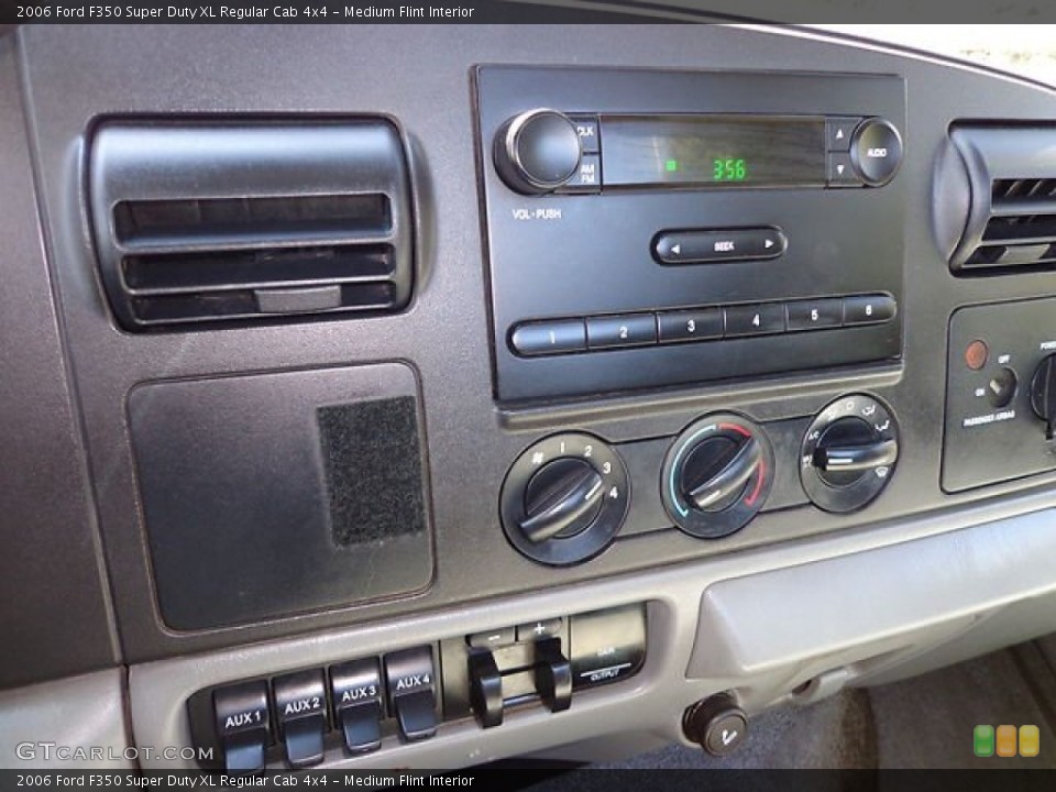 Medium Flint Interior Controls for the 2006 Ford F350 Super Duty XL Regular Cab 4x4 #80378848