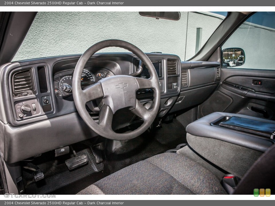 Dark Charcoal Interior Photo for the 2004 Chevrolet Silverado 2500HD Regular Cab #80390659