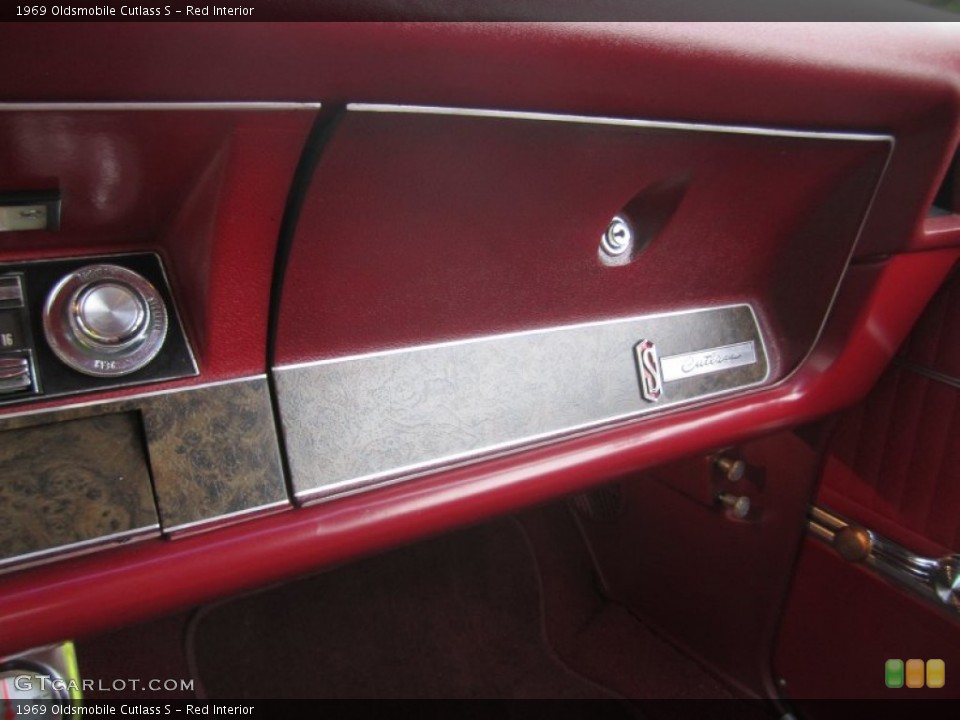Red Interior Dashboard for the 1969 Oldsmobile Cutlass S #80391306