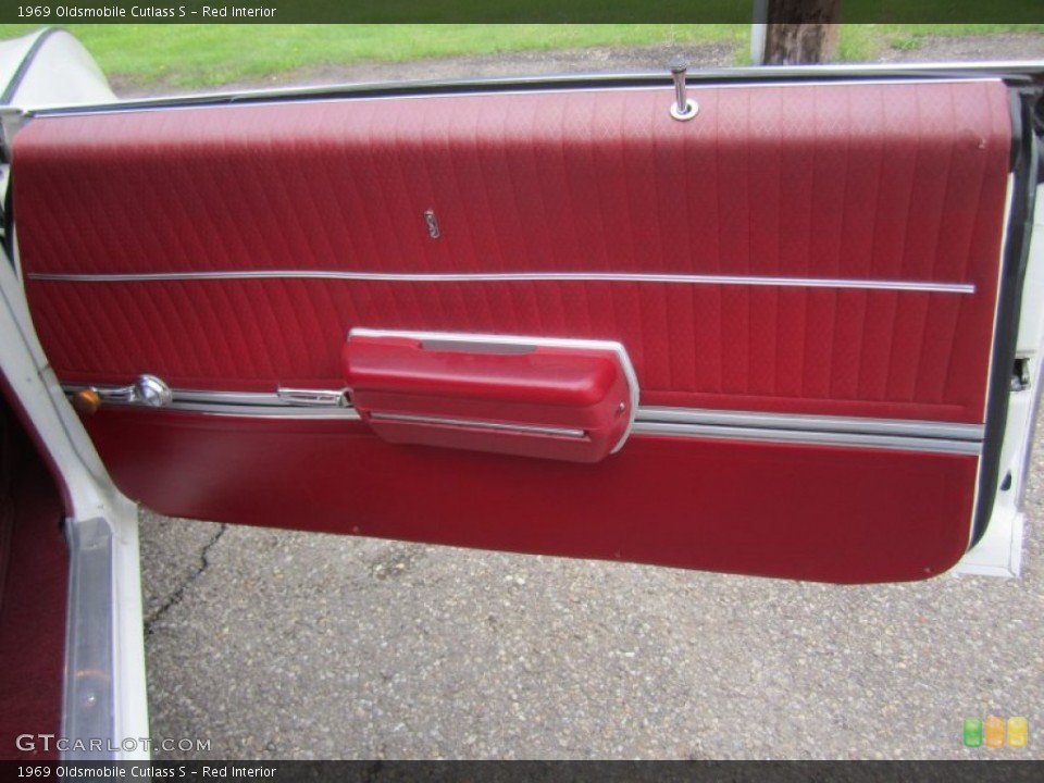 Red Interior Door Panel for the 1969 Oldsmobile Cutlass S #80391336