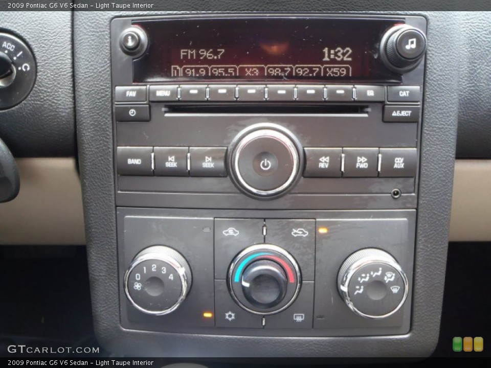 Light Taupe Interior Controls for the 2009 Pontiac G6 V6 Sedan #80394139