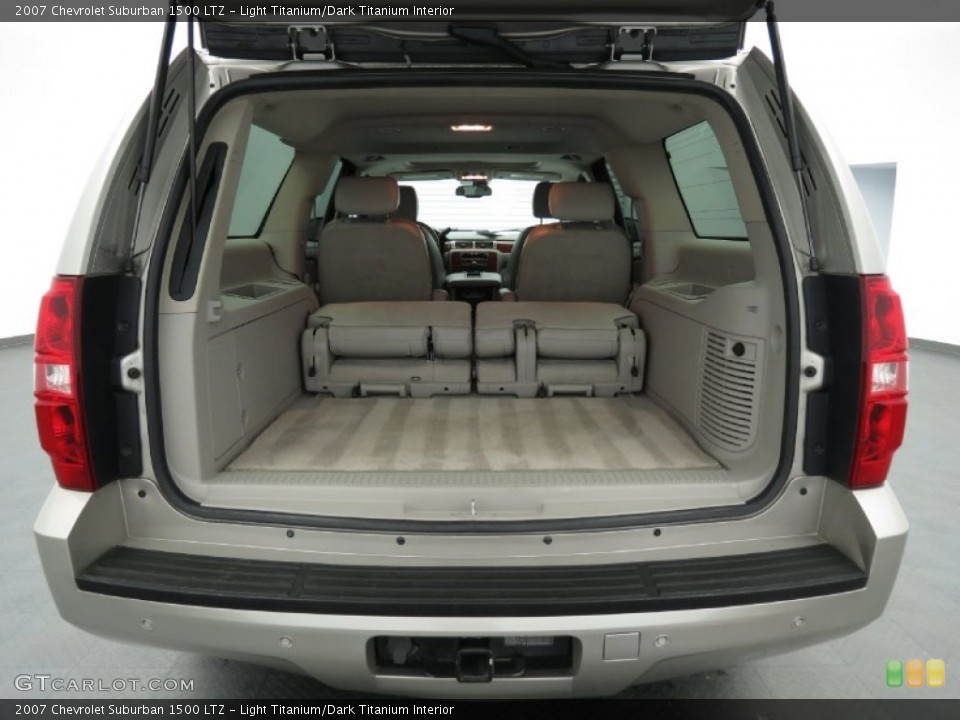 Light Titanium/Dark Titanium Interior Trunk for the 2007 Chevrolet Suburban 1500 LTZ #80400146