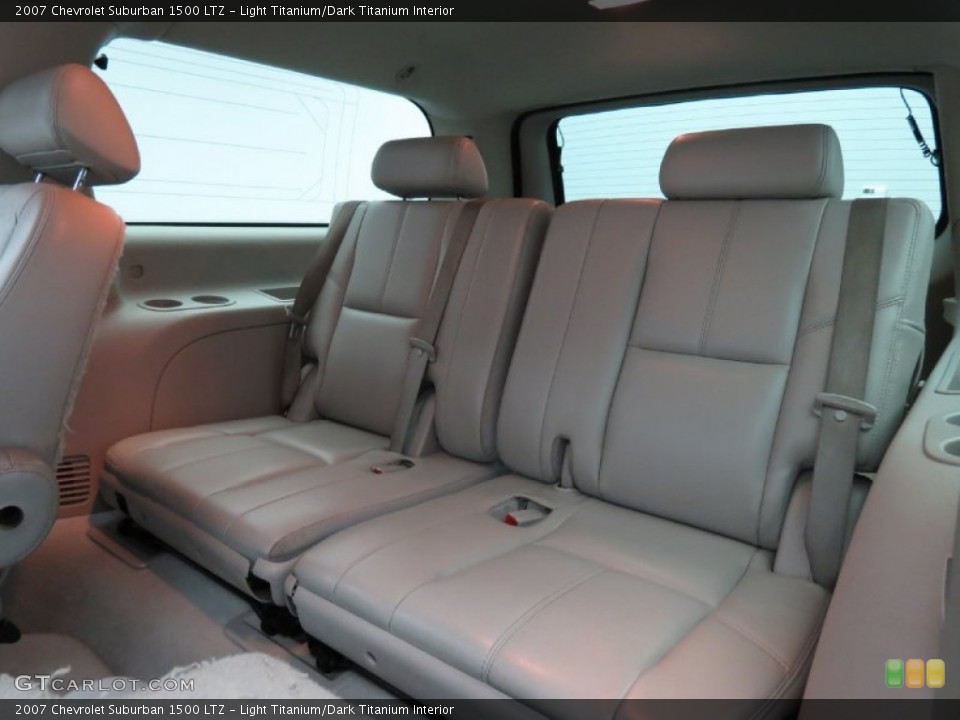 Light Titanium/Dark Titanium Interior Rear Seat for the 2007 Chevrolet Suburban 1500 LTZ #80400282