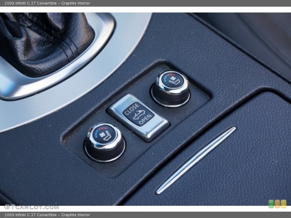 Graphite Interior Controls for the 2009 Infiniti G 37 Convertible #80404613