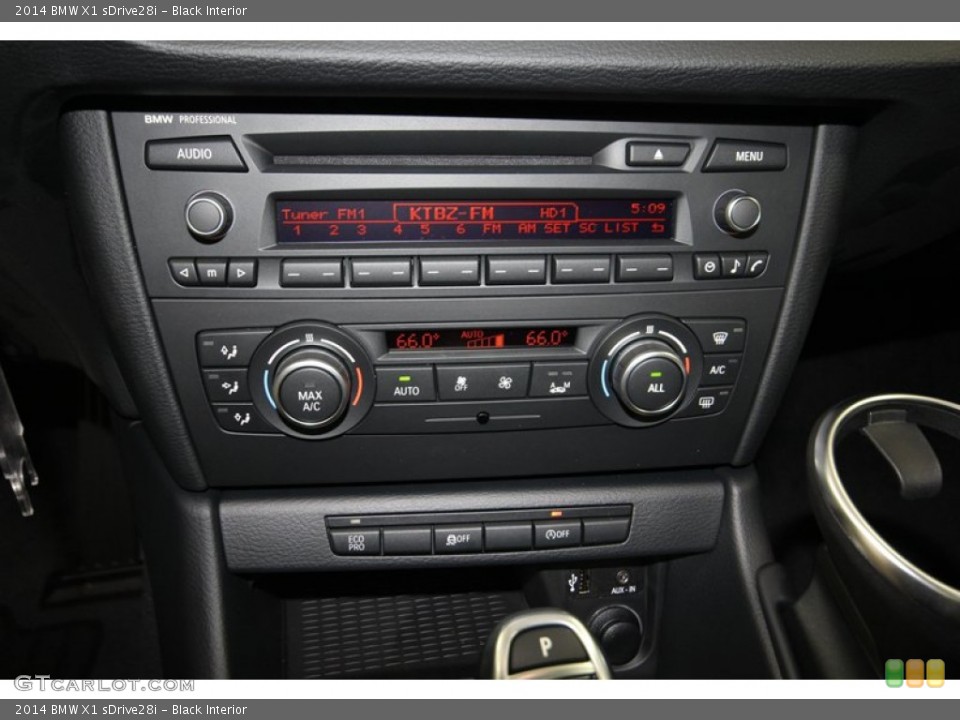 Black Interior Controls for the 2014 BMW X1 sDrive28i #80414245