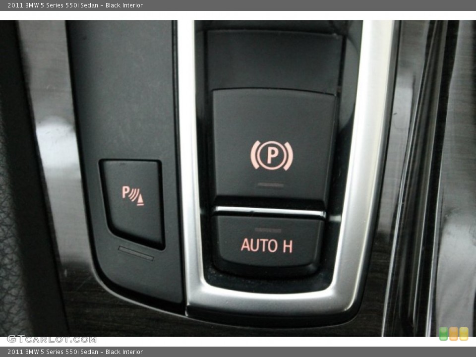 Black Interior Controls for the 2011 BMW 5 Series 550i Sedan #80430404