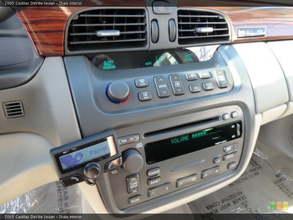 Shale Interior Controls for the 2005 Cadillac DeVille Sedan #80433503