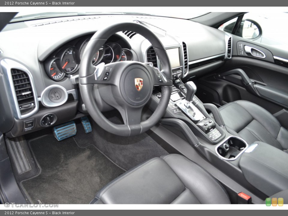 Black Interior Photo for the 2012 Porsche Cayenne S #80457445