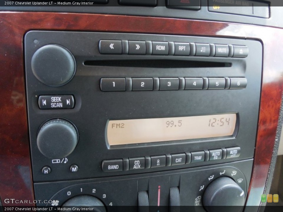 Medium Gray Interior Controls for the 2007 Chevrolet Uplander LT #80461304