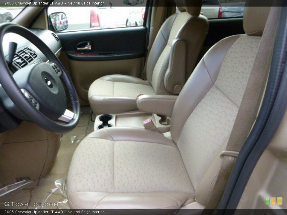 Neutral Beige Interior Photo for the 2005 Chevrolet Uplander LT AWD #80478983