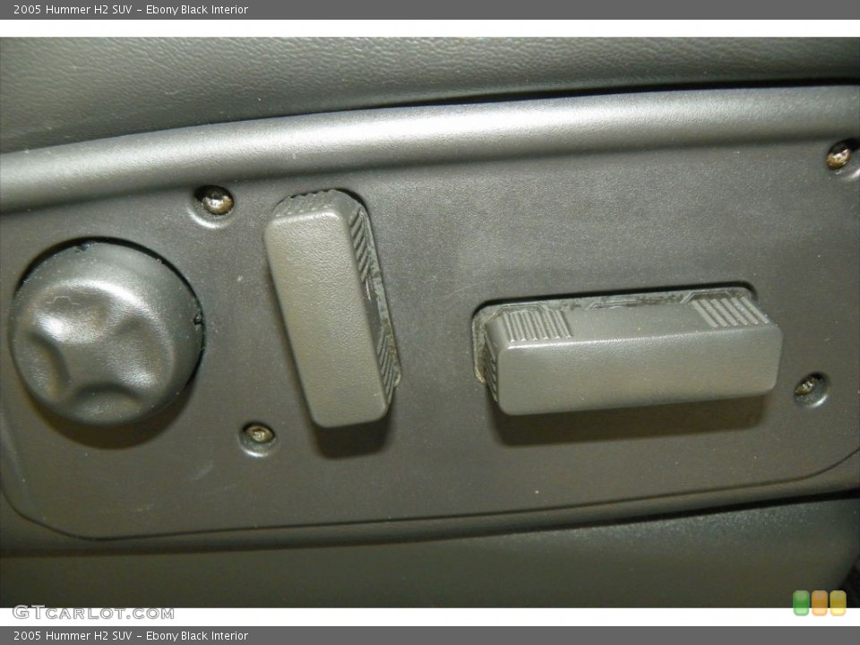 Ebony Black Interior Controls for the 2005 Hummer H2 SUV #80486158