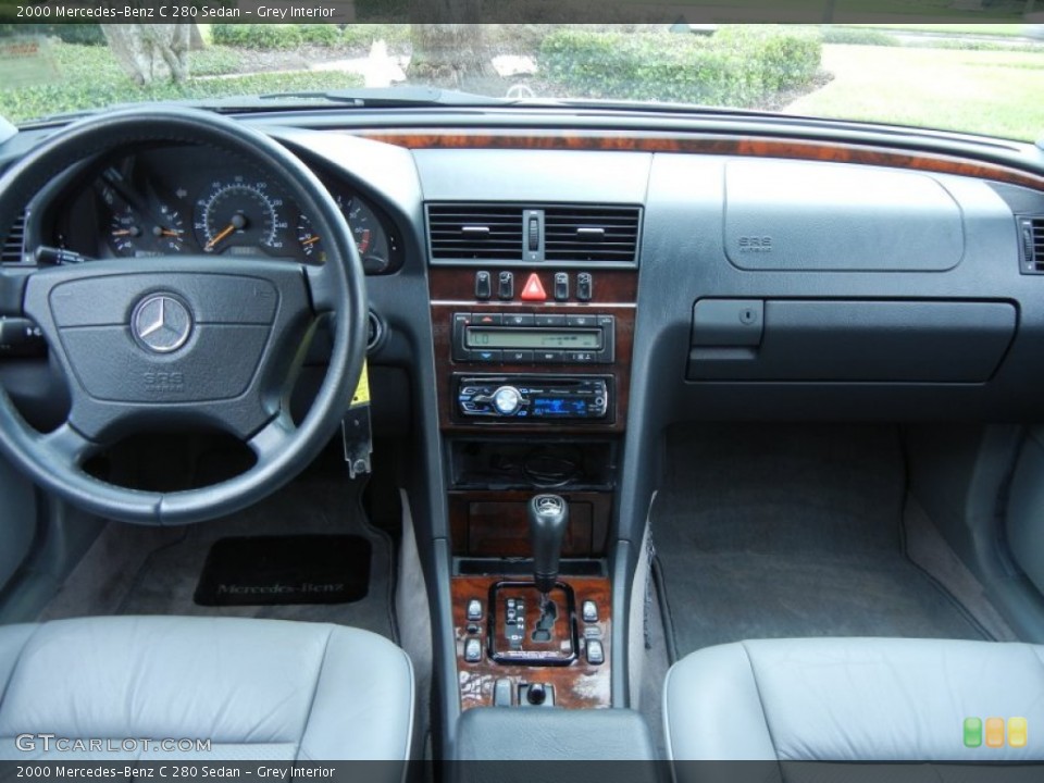Grey Interior Dashboard for the 2000 Mercedes-Benz C 280 Sedan #80505997