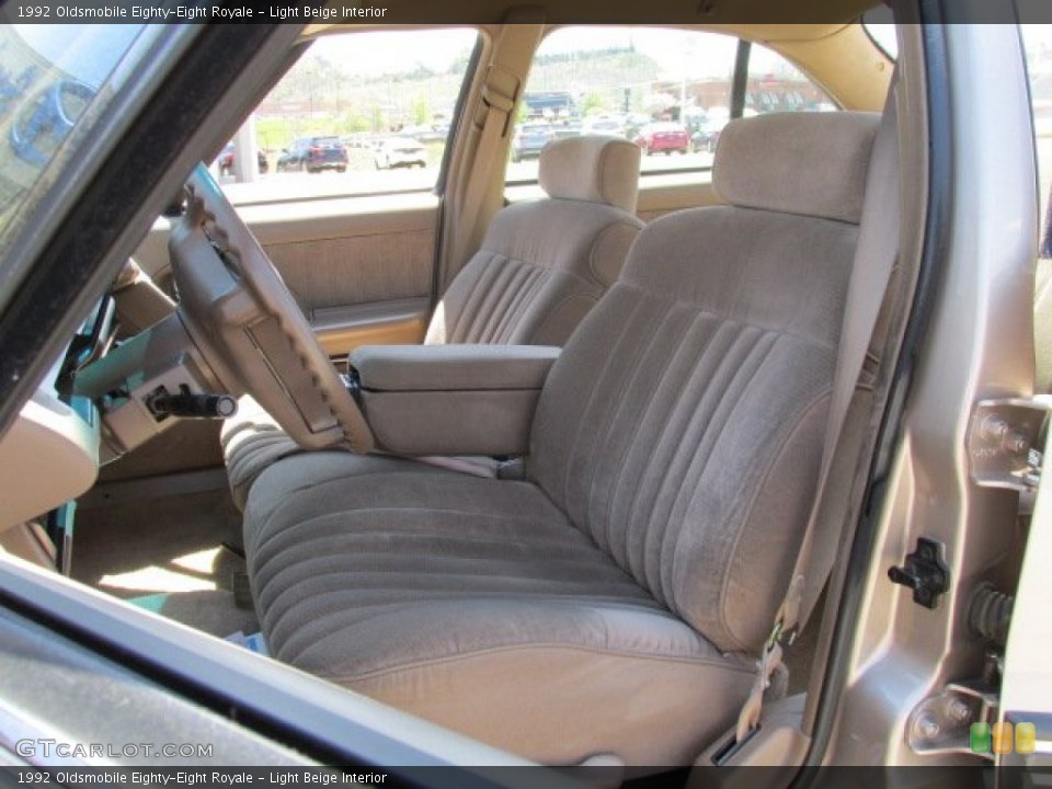 Light Beige Interior Photo for the 1992 Oldsmobile Eighty-Eight Royale #80519782