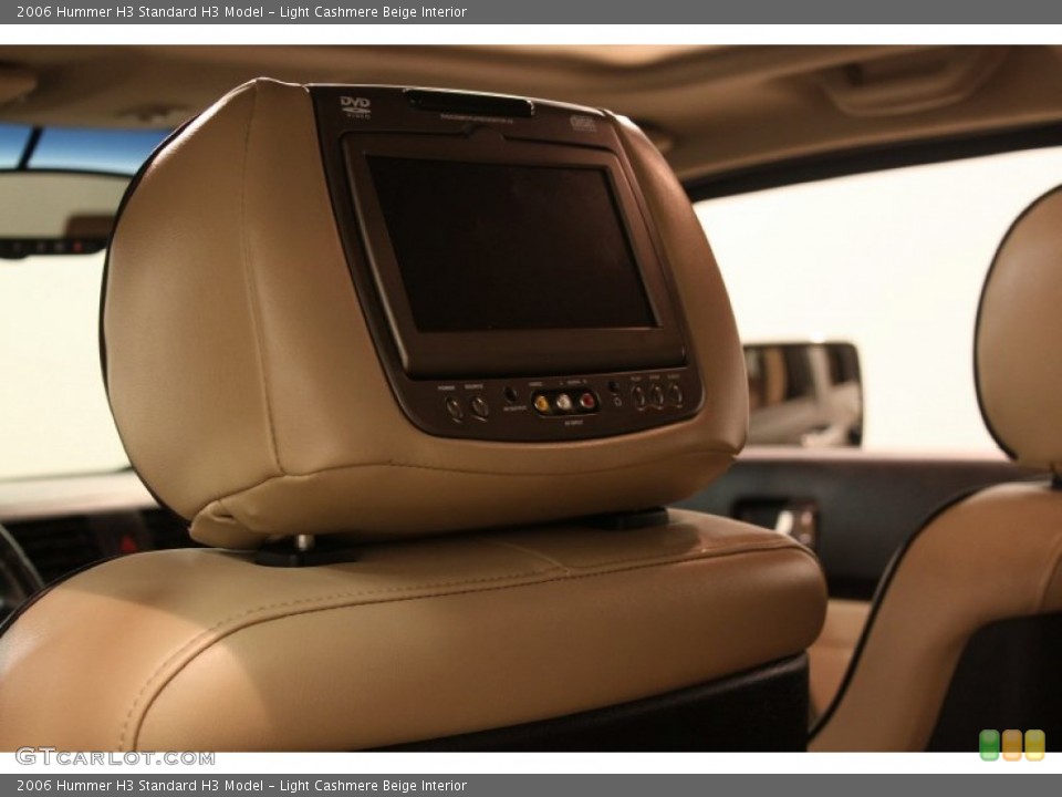 Light Cashmere Beige Interior Entertainment System for the 2006 Hummer H3  #80532979
