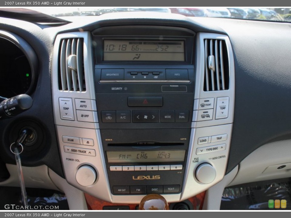 Light Gray Interior Controls for the 2007 Lexus RX 350 AWD #80586391
