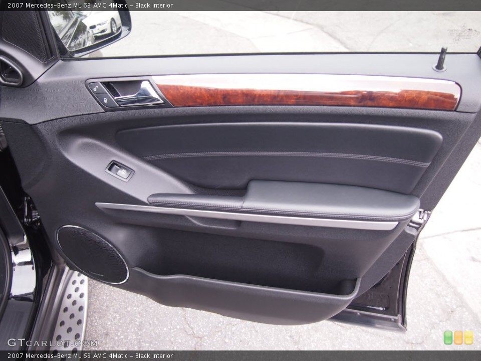 Black Interior Door Panel for the 2007 Mercedes-Benz ML 63 AMG 4Matic #80590070