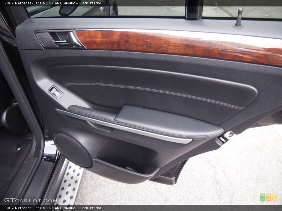 Black Interior Door Panel for the 2007 Mercedes-Benz ML 63 AMG 4Matic #80590102