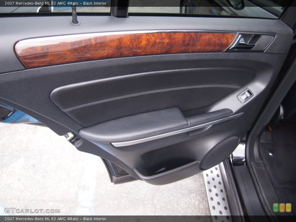 Black Interior Door Panel for the 2007 Mercedes-Benz ML 63 AMG 4Matic #80590179