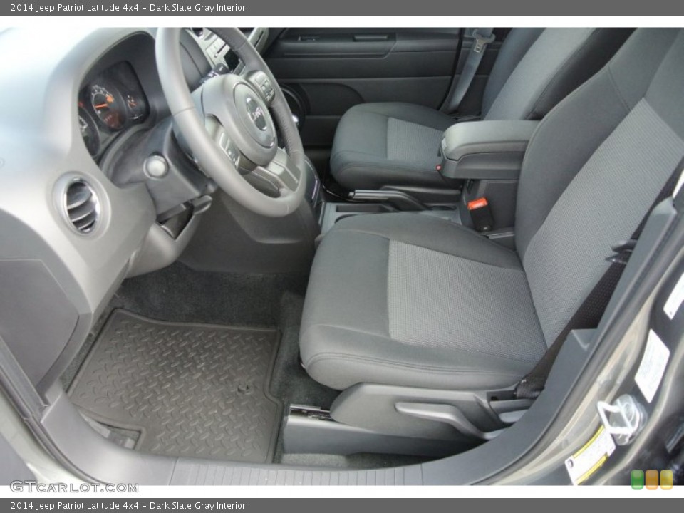 Dark Slate Gray Interior Photo for the 2014 Jeep Patriot Latitude 4x4 #80593834