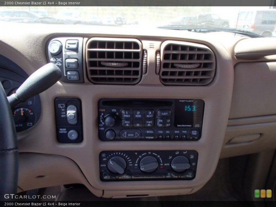Beige Interior Controls for the 2000 Chevrolet Blazer LS 4x4 #80628224