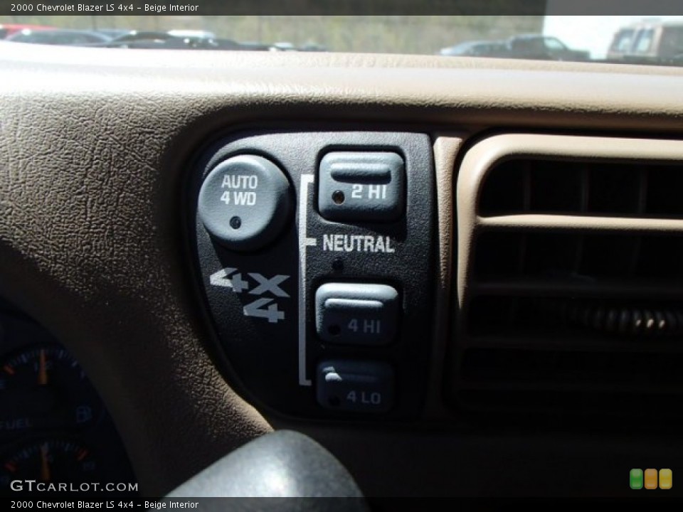 Beige Interior Controls for the 2000 Chevrolet Blazer LS 4x4 #80628259