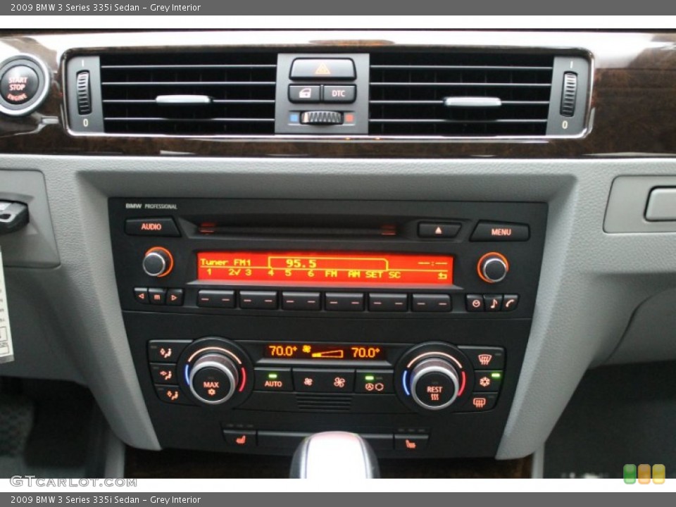 Grey Interior Controls for the 2009 BMW 3 Series 335i Sedan #80652556