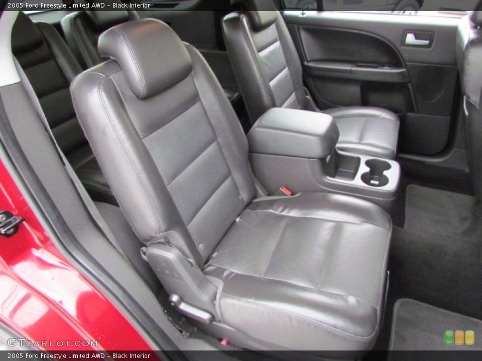 Black Interior Rear Seat for the 2005 Ford Freestyle Limited AWD #80663724