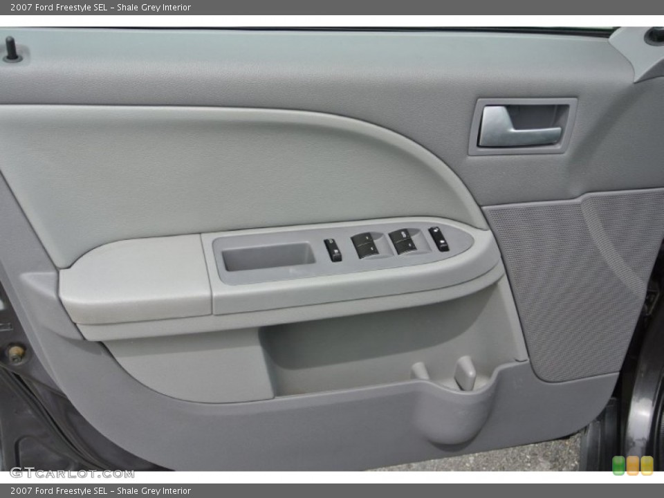 Shale Grey Interior Door Panel for the 2007 Ford Freestyle SEL #80666982