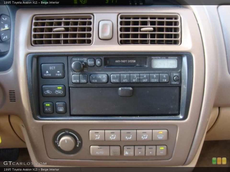 Beige Interior Controls for the 1995 Toyota Avalon XLS #80668083