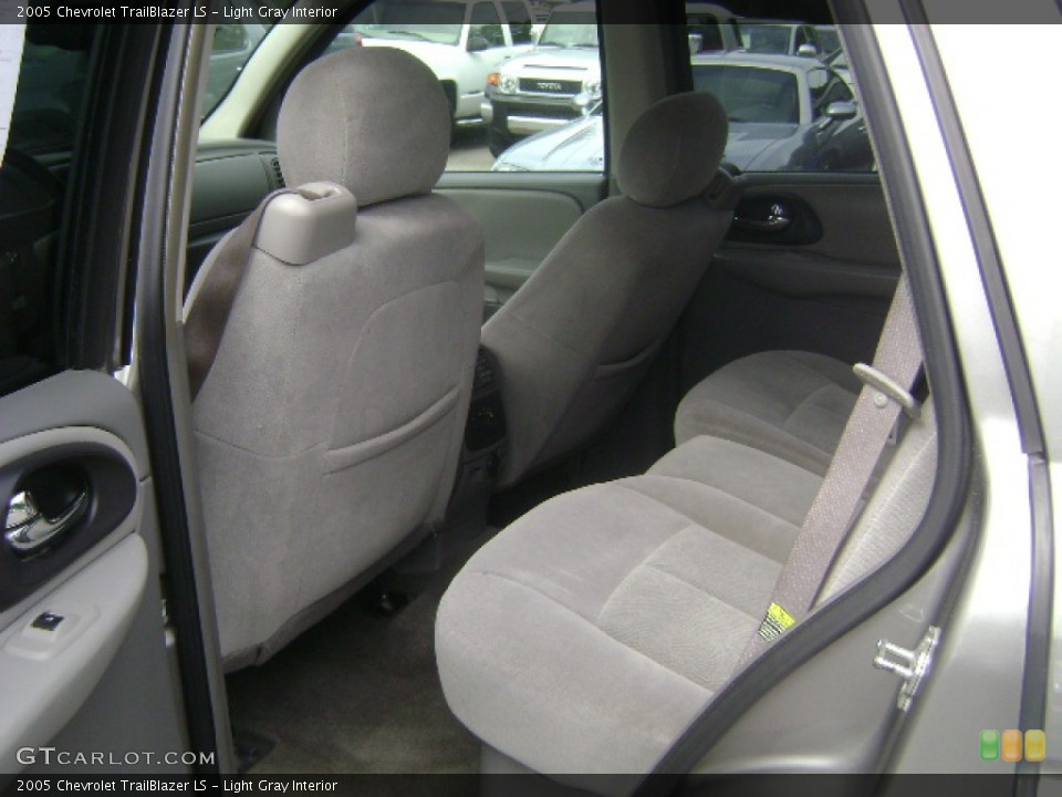 Light Gray Interior Rear Seat for the 2005 Chevrolet TrailBlazer LS #80674242