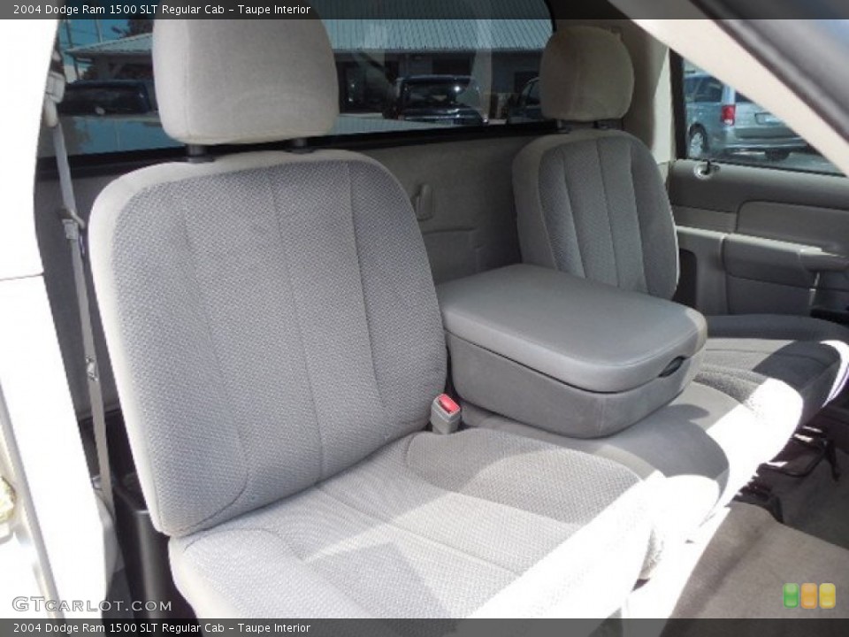 Taupe Interior Photo for the 2004 Dodge Ram 1500 SLT Regular Cab #80685512
