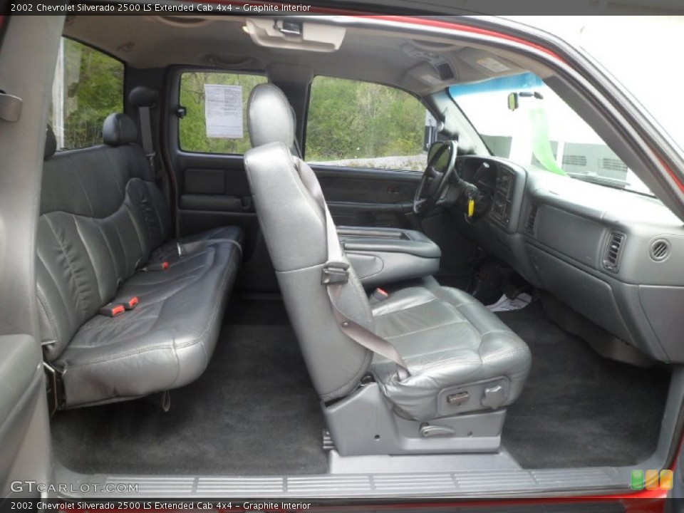 Graphite Interior Photo for the 2002 Chevrolet Silverado 2500 LS Extended Cab 4x4 #80690219